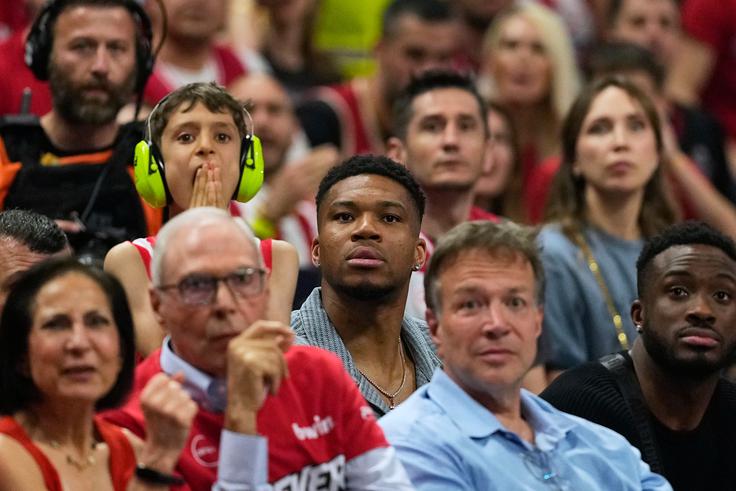 Finale je v Atenah spremljal tudi Giannis Antetokounmpo. | Foto: Guliverimage
