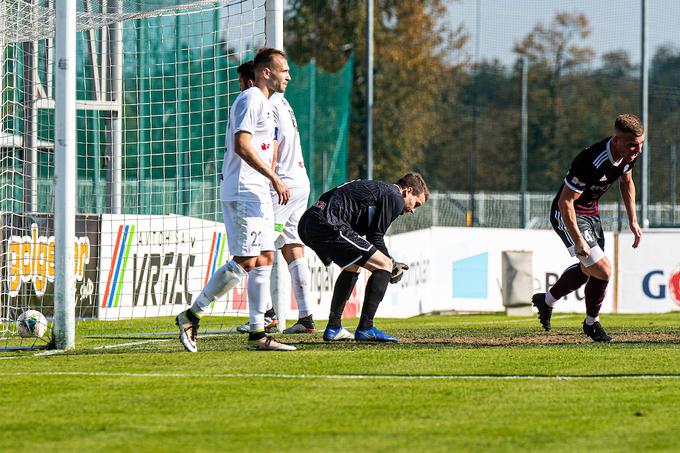 Tabor je na prvi medsebojni tekmi v tej sezoni premagal Triglav, tokrat pa v Kranju izgubil. | Foto: Grega Valančič/Sportida