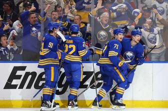 Buffalo začel z zmago, Anaheim vrnil udarec