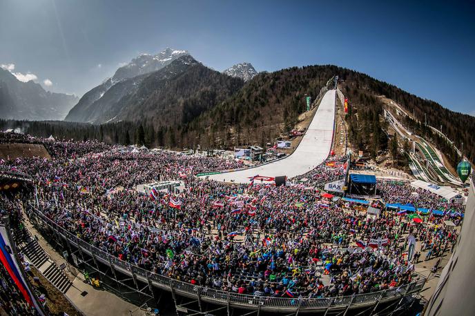 Planica navijači | Planica bo čez 11 mesecev gostila največji športni dogodek v svoji zgodovini. | Foto Vid Ponikvar