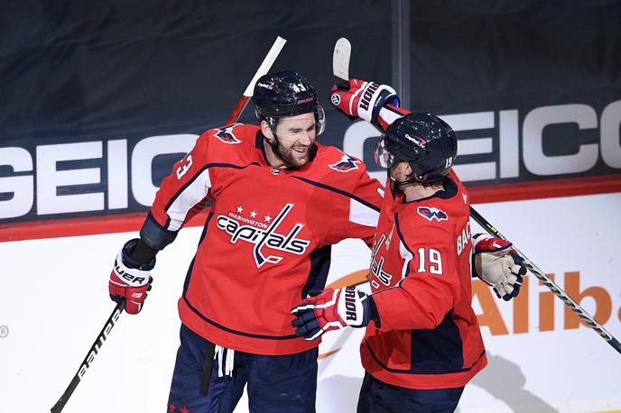 Washington Capitals New York Rangers | Hokejisti Washington Capitals so strli Newyorčane. Tom Wilson je k zmagi 5:4 prispeval dva zadetka. | Foto Guliverimage