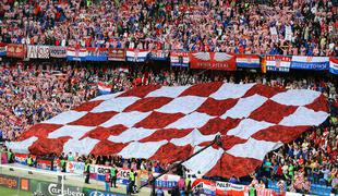 Evforija se začenja: Hrvati v Rusijo z zastavo velikanko, kot je še ni bilo