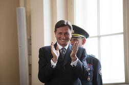 Predsednik Pahor bi se rad z dekleti veselil v slačilnici