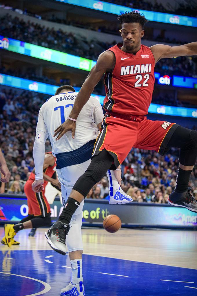 Gleženj si je poškodoval na obračunu z Miami Heat. | Foto: Reuters