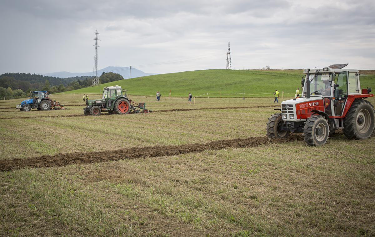 Tekmovanje v oranju, orači, traktor, oranje | Slika je simbolična. | Foto Bojan Puhek