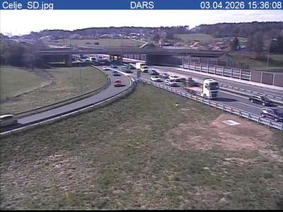 Nesreča zaprla štajerko proti Mariboru, popolna zapora na podravski avtocesti