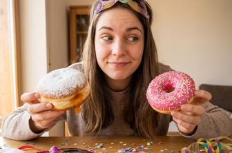 Donut ali krof? Pustna dilema, ki deli Slovenijo.