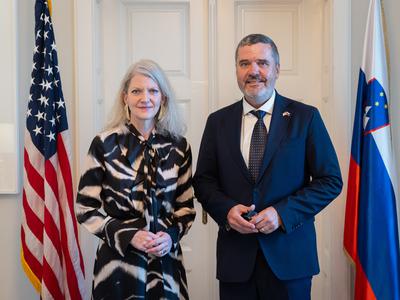 Minister Kajzer se je srečal z visoko predstavnico ZDA