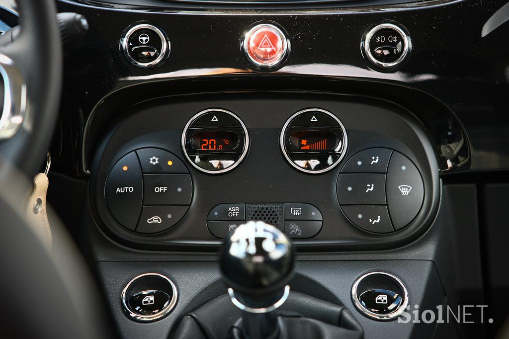 Fiat 500 1.2 8V lounge - šik mestni malček s posluhom za visoko modo