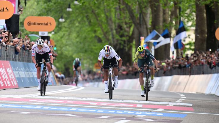 "Bil sem malce nervozen, saj že dolgo nisem sprintal s še dvema kolesarjema. Sprint sem začel nekoliko prehitro, a imel sem dobre noge." | Foto: Guliverimage