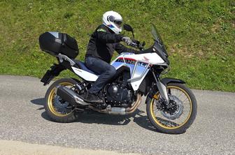 Eden najbolj vsestranskih motociklov – udoben, prožen, na terenu ima omejitve