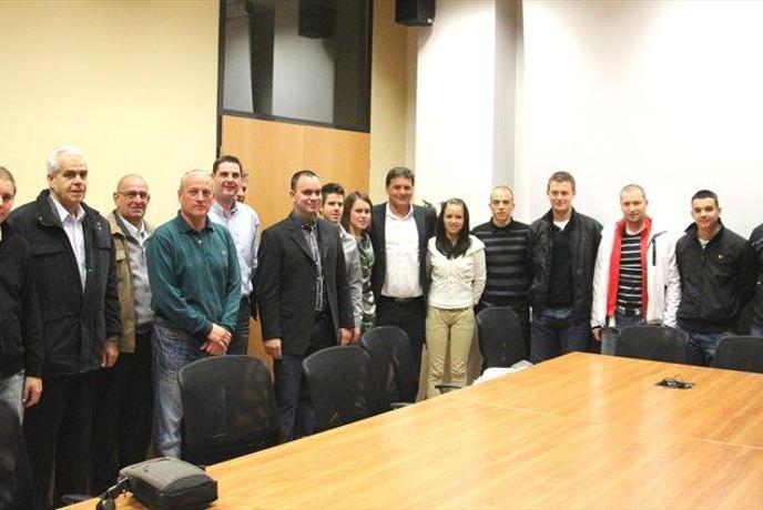 Čestitke za 12 kolajn na EP in SP
