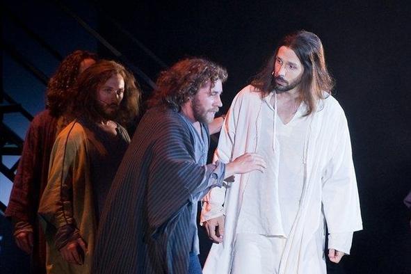 Jesus Christ Superstar: božanskost v človeški podobi
