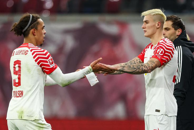 Šeškov veliki tekmec za mesto v začetni enajsterici je legenda kluba Danec Yussuf Poulsen, s katerim se bo Slovenec pomeril tudi na Euru 2024. | Foto: Guliverimage