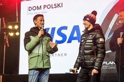 Peter Prevc in Anže Lanišek v posebnih opravah gosta Kamila Stocha