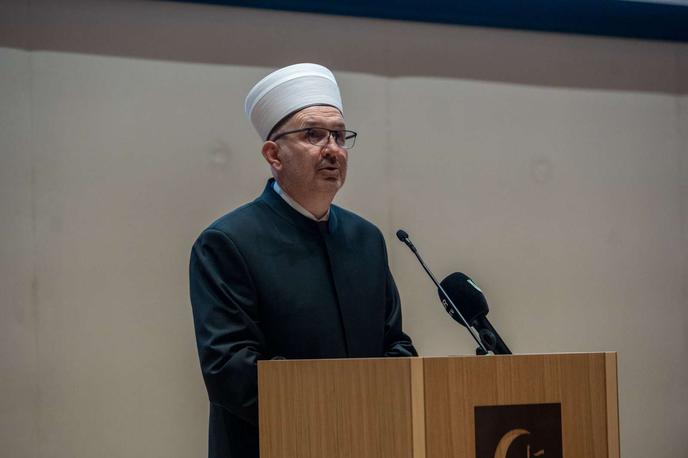 Mufti Nevzet Porić | "Samomor je v islamu smrtni greh. Sodobna trditev, ki jo pogosto slišimo, da je telo moje in lahko z njim počnem, kar hočem, je v popolnem nasprotju z islamskim razumevanjem tega vprašanja," je dejal mufti Nevzet Porić. | Foto STA