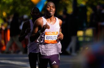 Kenijski zmagi v New Yorku, v ženski konkurenci nov rekord