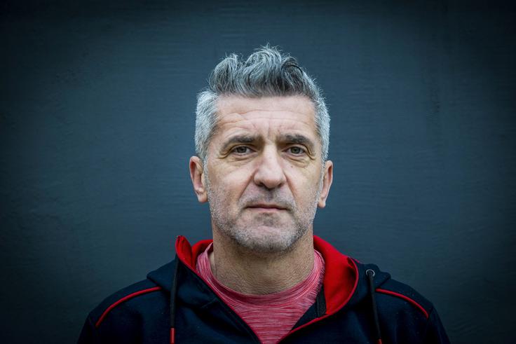 "Moralo bi biti drugače. Morali bi igrati večinoma domači fanti, uprava in trener pa bi morala biti bolj potrpežljiva in malce potrpeti, tako da ne bi že po eni napaki leteli ven. Potem bi morda kdo eksplodiral. Tako pa jim ne zaupajo," moti Marinka Galića nezaupanje v domače nogometaše. | Foto: Ana Kovač