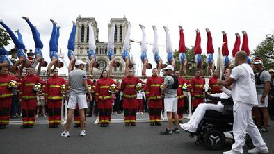 Olimpijski ogenj 12 dni pred začetkom iger prispel v Pariz #video