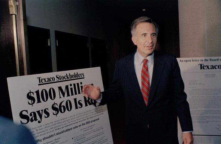 Carl Icahn (fotografija je iz leta 1988) je seme za svoje izredno premoženje v osemdesetih in devetdesetih letih prejšnjega stoletja zasejal s sovražnimi prevzemi podjetij in razprodajo njihovega premoženja. | Foto: AP / Guliverimage