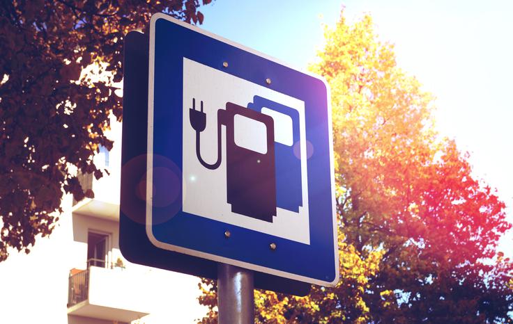 Ena izmed velikih težav, s katero se soočajo lastniki električnih vozil, je, da so sistemi polnjenja električnih vozil, predvsem zaračunavanja za dobavljeno elektriko, neenotni. | Foto: 
