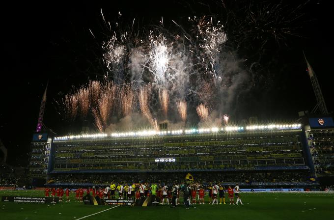 Na stadionu Bombonera je vladalo izjemno vzdušje. | Foto: Reuters