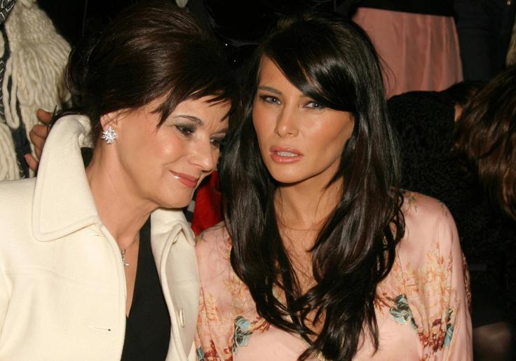 Med izgnanimi Slovenci iz Posavja in Obsotelja, ki naj bi naredili prostor kočevskim Nemcem in drugim nemškim kolonistom, so bili tudi prebivalci dolenjske vasi Raka. Iz te vasi je bila izgnana tudi družina Ulčnik. V izgnanstvu v Avstriji se je družini Ulčnik rodila hčerka Amalija, zdaj že pokojna mama zdajšnje prve dame ZDA Melanie Trump. Na fotografiji: Amalija Knavs (dekliški priimek Ulčnik) in Melania. | Foto: Guliverimage