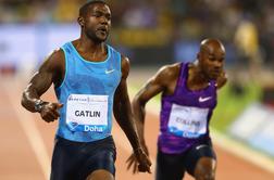 Gatlin 9,74, Farah poražen, dva troskoka preko 18 metrov