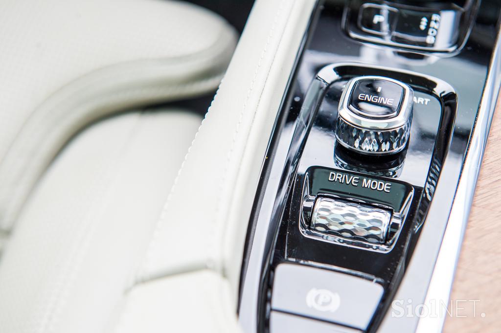 Volvo XC90 T8