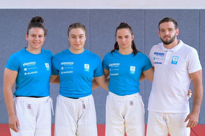 Lobnik Schuster Kajzer Herkovič | Slovensko odpravo za SP v judu sestavljajo (od leve) Metka Lobnik, Kaja Schuster, Kaja Kajzer in Nace Herkovič. | Foto Darko Petelinšek/Judo zveza Slovenije