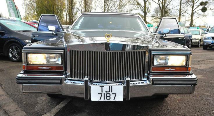 Nekdanja Trumpova limuzina ni več v bleščečem stanju, a zanjo na dražbi pričakujejo skoraj 60 tisoč evrov. | Foto: Severnvale Cars