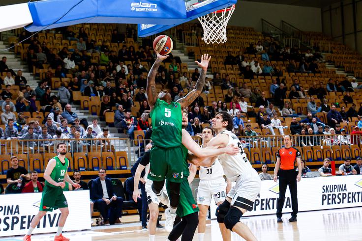 Khalil Brantley se je odlično vklopil v novomeško ekipo. V nedeljo je dosegel 11 točk. | Foto: Aleš Fevžer