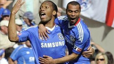 Ancelotti: Drogba in Cole ostajata