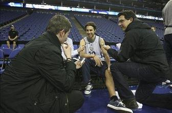 Vujačića bo v Londonu spremljala tudi družina