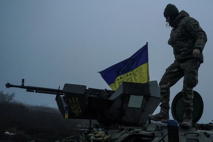 Ukrajina | Moskva vztraja, da spoštuje prekinitev ognja ob pravoslavnem božiču v Ukrajini, medtem ko naj bi ukrajinske enote njihove položaje obstreljevale s topništvom. Ukrajinska stran medtem navaja, da ruska vojska nadaljuje obstreljevanje. | Foto Reuters
