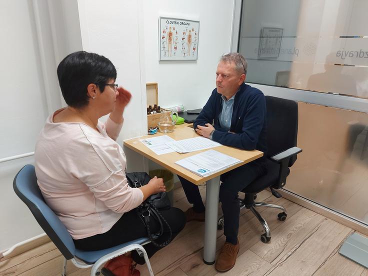 "Zdaj veliko bolje razumem, kako pomembno je poslušati svoje telo. Ni dovolj, da samo vzamem zdravilo proti bolečinam. Moram razumeti, zakaj me boli." | Foto: Planet zdravja