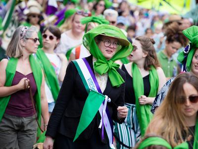 Politika ni za ženske? Razbijamo najpogostejše mite in predsodke