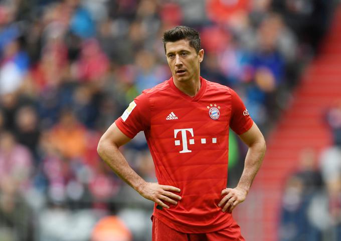 Nezadovoljstvo Roberta Lewandowskega po domačem porazu Bayerna. | Foto: Reuters
