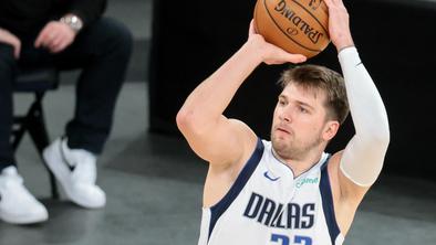 Dončić brez trenerja, ne pa tudi brez nove zmage