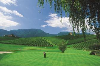 Golf med vinogradi Škalc: igra, narava in nepozabni razgledi