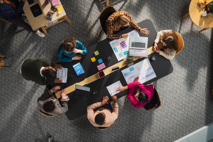 “Služba kot peskovnik”: izkušnja, ki spreminja pogled na kariero