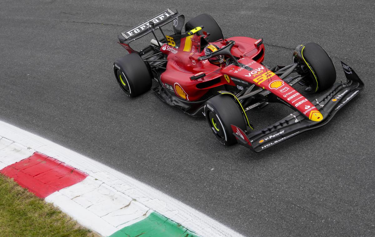 Monza Carlos Sainz Ferrari | Carlos Sainz je na svoj 29. rojstni dan odpeljal najhitrejši krog petkovih treningov v Monzi. | Foto Guliverimage