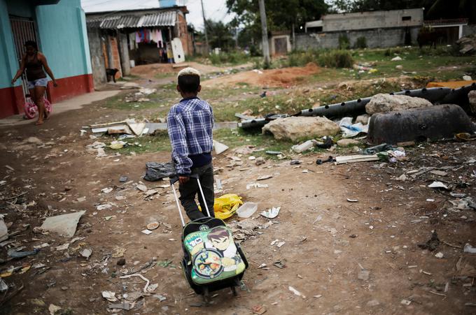 Veliko Brazilcev živi v revščini. | Foto: Reuters