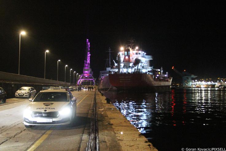 Reka, trčenje, ladja, pristanišče | Foto: 