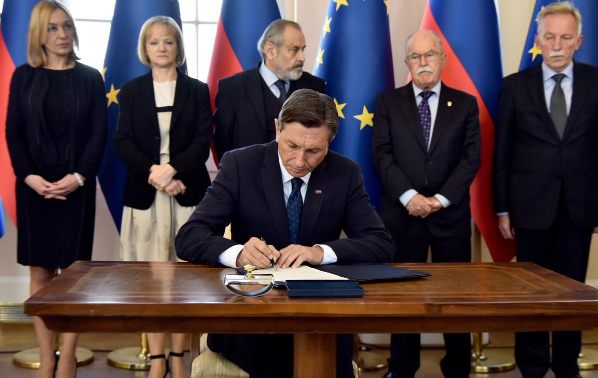 Borut Pahor, podpis | Foto Twitter/BorutPahor