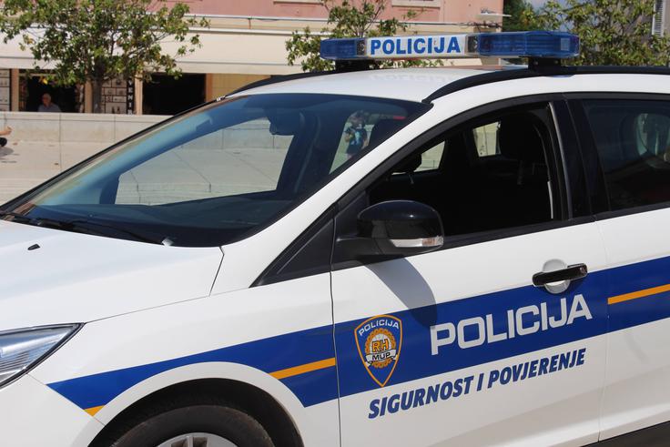 "Guardian znova želi "na svoj že običajen način in brez enega samega dokaza" obtožiti hrvaško policijo kot brutalno in nehumano skupino." | Foto: Guliverimage/Vladimir Fedorenko