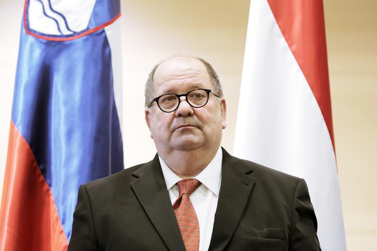 Marjan Sturm Notifikacija ni potrebna, ker so pravice že zagotovljene z avstrijsko ustavno ter evropsko ureditvijo, meni Marjan Sturm. | Foto: STA ,