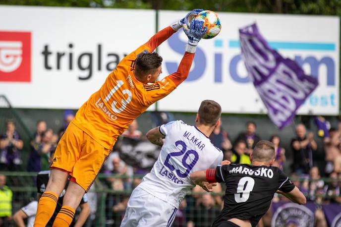 Mura Maribor | Vratar Maribora Kenan Pirić je v zadnjih sekundah rešil Maribor poraza. | Foto Blaž Weindorfer/Sportida