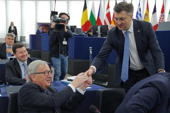 Juncker: S Plenkovićem se vedno znova zaljubiva