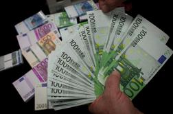 Iz obtoka umaknili za sto tisoč evrov ponarejenih bankovcev